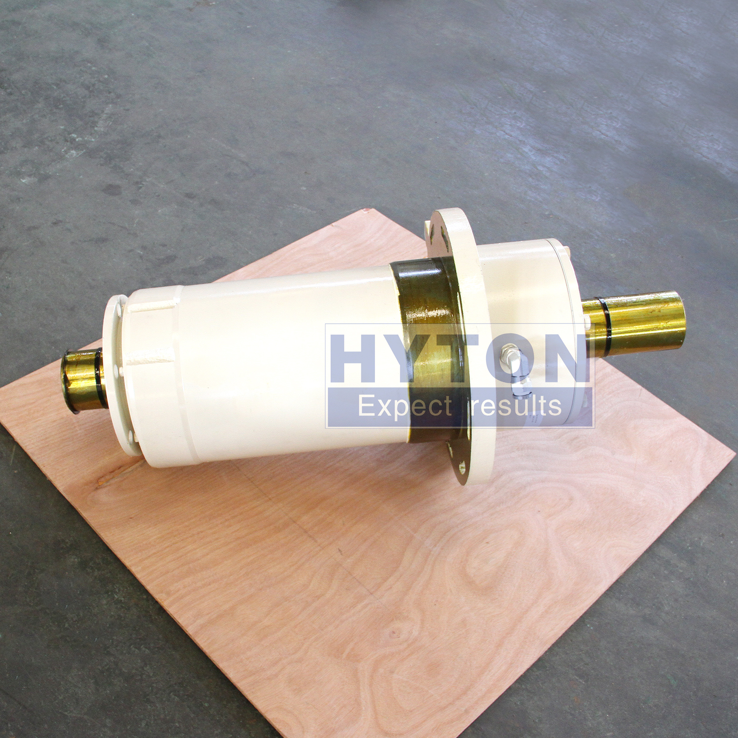 Apply to Sandvik CH660 Cone Crusher Spare Part Pinion Shaft Housing Assembly